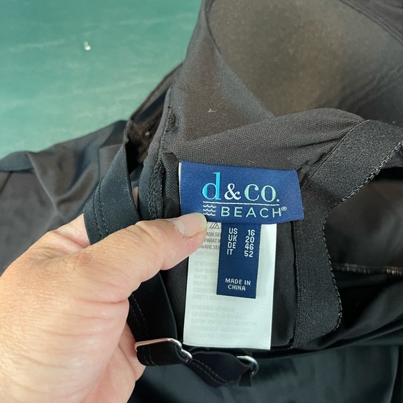 BNWOT plus size swimsuit size 16 - Picture 9 of 10